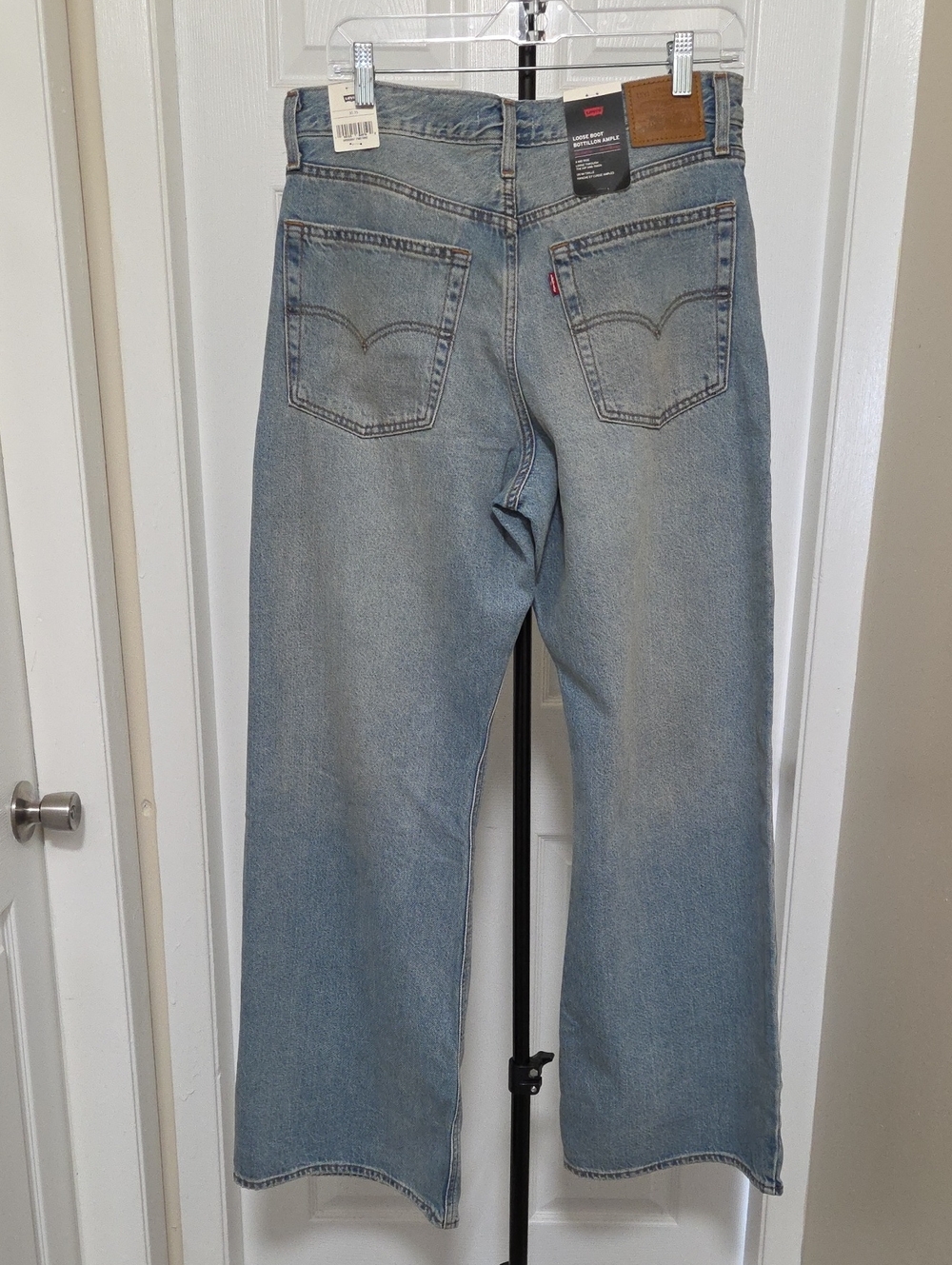 NWT Levi's Loose Boot Bootcut Jeans Broken-In Whiskered Light Wash Denim Rustic - Picture 9 of 11